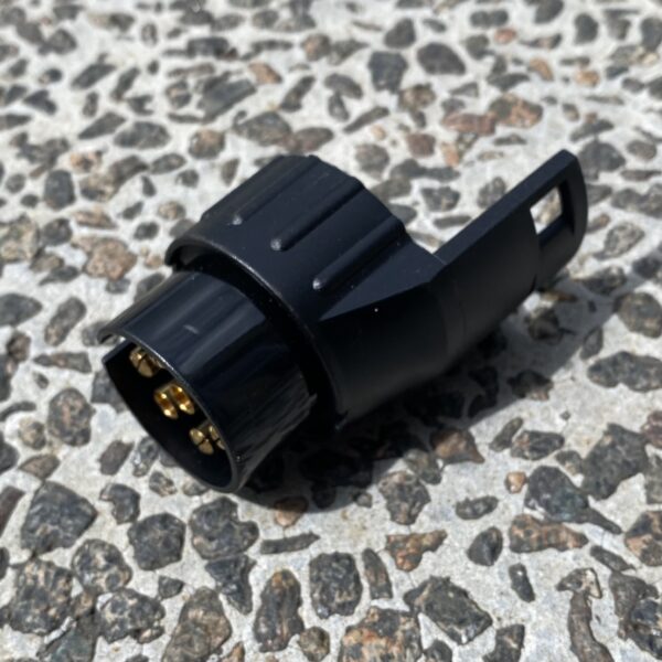 Trailer adapter (7-13)