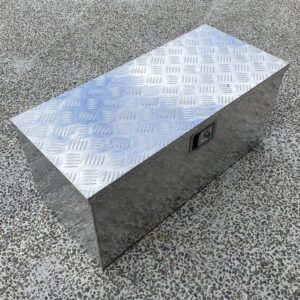 Værktøjskasse i aluminium (85x38x38cm)