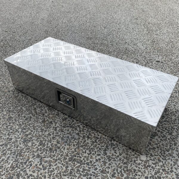 Værktøjskasse i aluminium (76x33,5x18cm)
