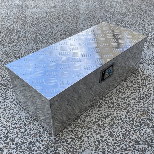 Værktøjskasse i aluminium (76x33,5x25cm)
